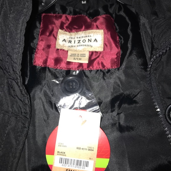 NWT hooded puffer vest. Juniors SzS. Zipper&button - Picture 5 of 5